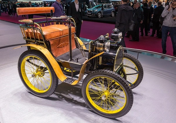 İlk otomobil Renault Cart