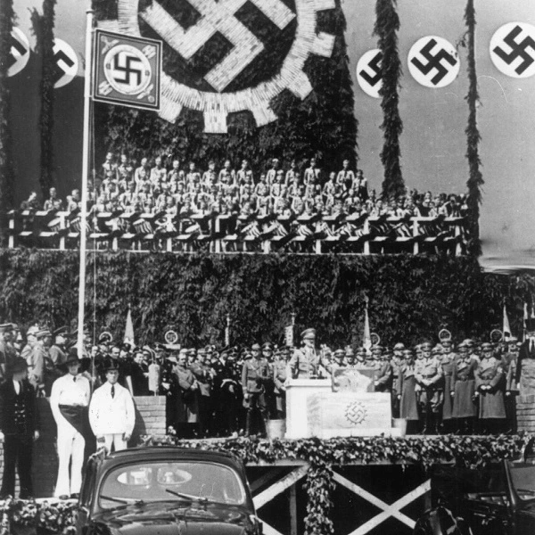 Hitler'in Volkswagen fabrikasının açılışında yaptığı konuşma