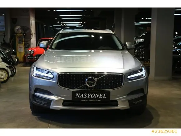 Volvo V90 Cross Country 2.0 D D5 Pro Image 7